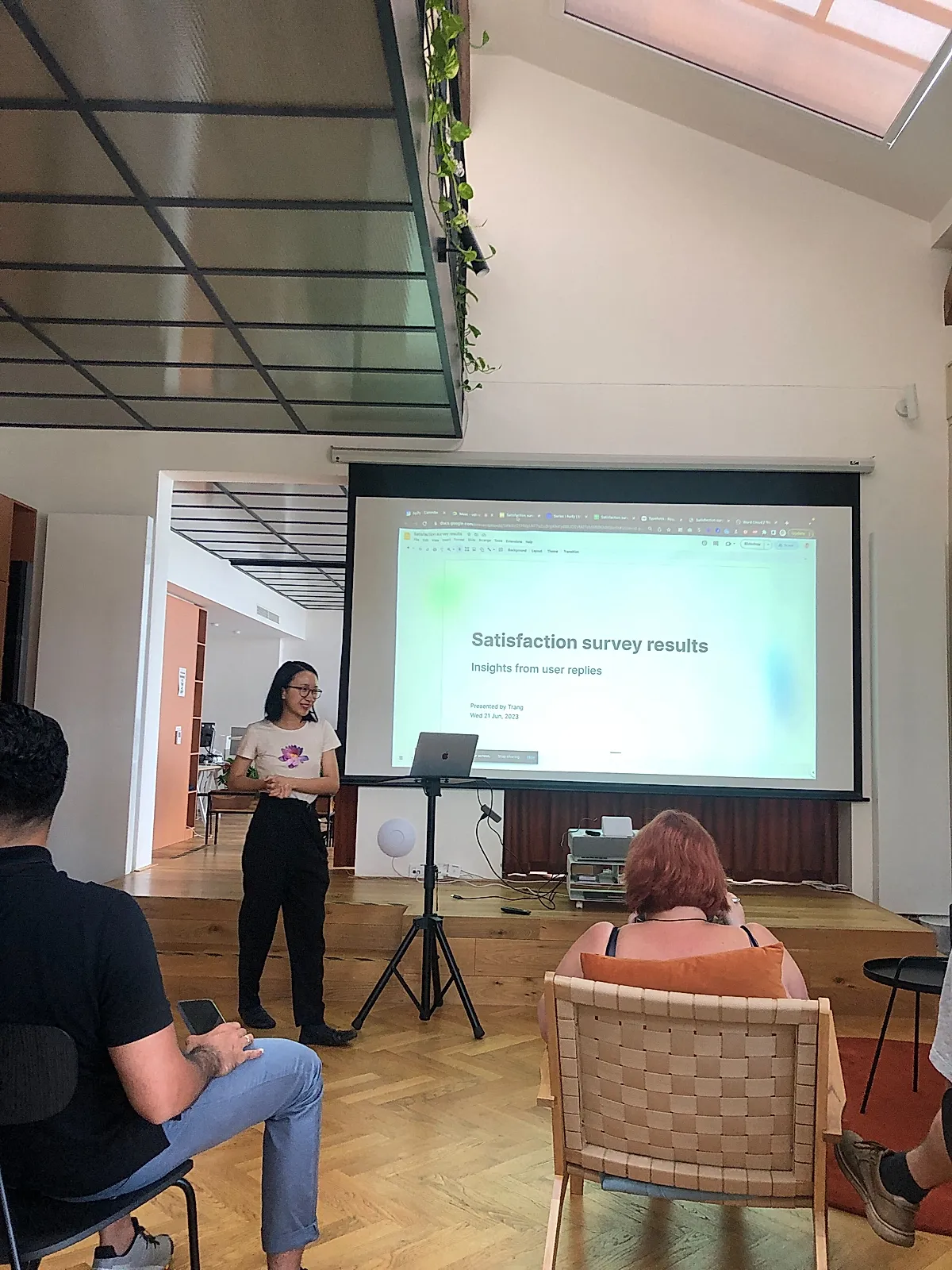 A photo of Trang presenting the insights during Eat & Learn session. Photo credits go to Adel M.